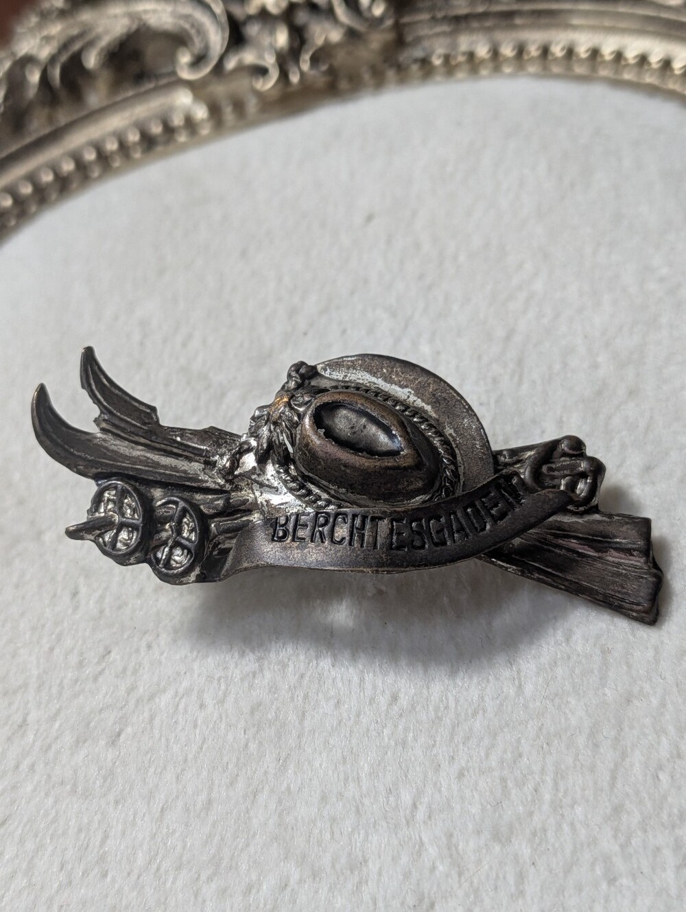 Vintage German Berchtesgaden Alpine Ski Hat Brooch Pin